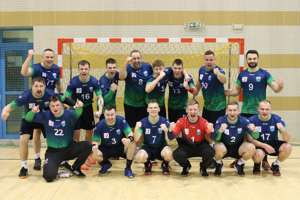 Z dedykacją dla Piotra Frycy. MKS Handball Czersk odniósł wysokie zwycięstwo w ostatnim w tym sezonie meczu u siebie (FOTO)