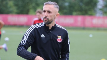 "Zdaję sobie sprawę, że jestem dla wielu anonimowy". Nowy trener Chojniczanki Damian Nowak w Weekend FM (WIDEO)