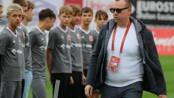 Mikołajczak, Borowski, Nowak, Brede, transfery, awans i sponsorzy. Prezes i dyrektor sportowy Chojniczanki w Weekend FM (WIDEO)
