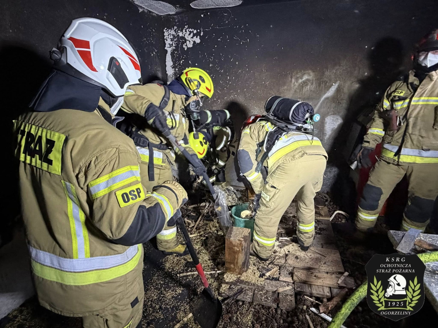 Pożar domu w Chojniczkach w gminie Chojnice. Trwa akcja gaśnicza